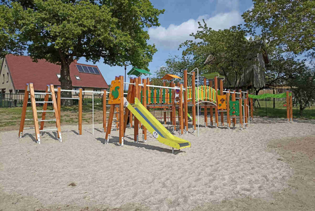 Neue Spielplätze in Groß Siemen und Brusow